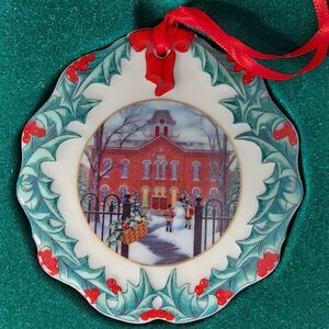 Longaberger Collectors Club Hometown Christmas Porcelain Holiday Ornament 1996